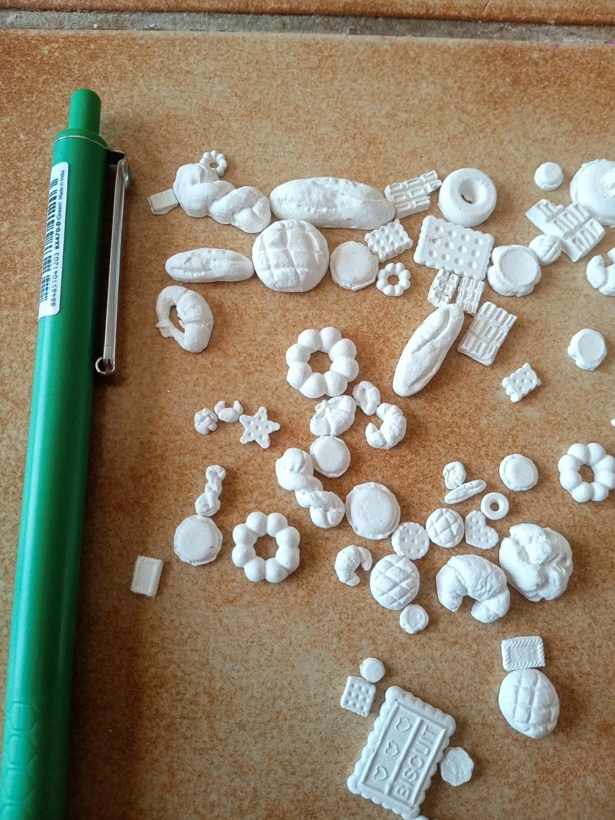 set met witte miniaturen om te schilderen / Creatief vrije tijdsbesteding – Bakkerij & Patisserie – photo 9